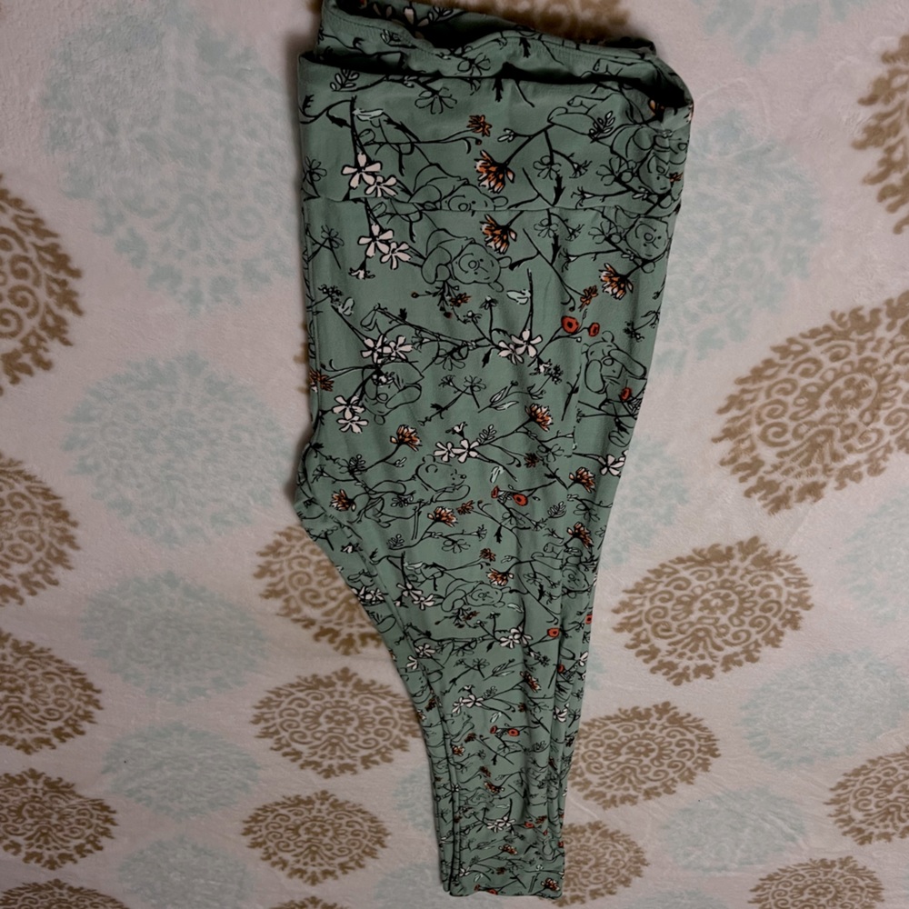 Winnie the Pooh Lularoe Legginfs TC like new
